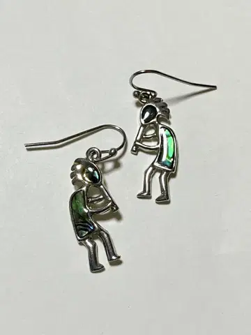 코코펠리 실버 쉘 귀걸이