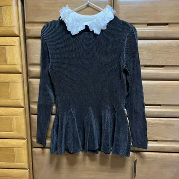 블라우스 스페치오 셔틀 플리츠 프리 사이즈 꽃 카라 부착 블랙 가격 인하