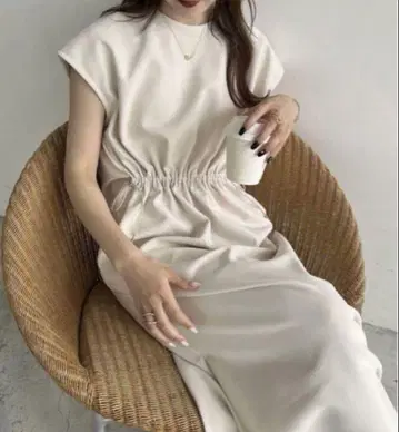 카프리슈마쥬 드로스트 민소매 원피스