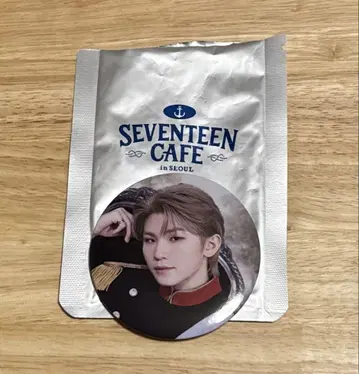 미사용 새상품 SEVENTEEN Cafe 서울 우지 캔뱃지