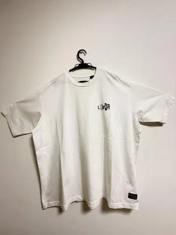 LEVIS 화이트 티셔츠