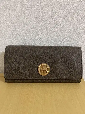 Michael Kors 모노그램 장지갑