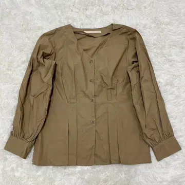 MELROSE CLAIRE 셔츠 블라우스 허리 다트 베이지