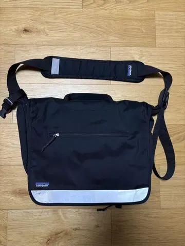 patagonia 파타고니아 하프 매스 메신저 백 블랙