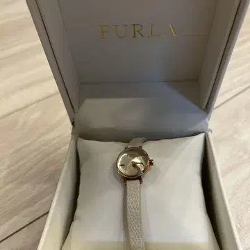 FURLA 화이트 가죽 라운드 워치