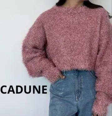새상품급 CADUNE 카듀네 반짝이 페더 니트 핑크 38 긴팔 니트