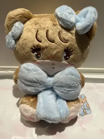 [최저가] mikko characters 안아주는 리본 봉제 인형 라떼