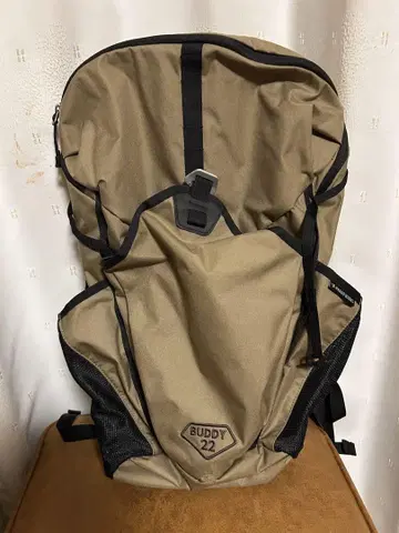 퍼고웍스 BUDDY 22 베이지 백팩 22L