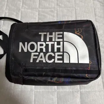 THE NORTH FACE 블랙 파우치
