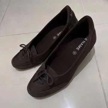 노네임 펌프스 브라운 37