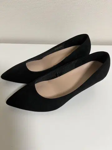 [새상품] 블랙 스틸레토 펌프스 유니클로 GU 24cm