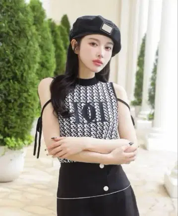 darich 다리치 DD 로고 믹스 슬리브리스 니트탑