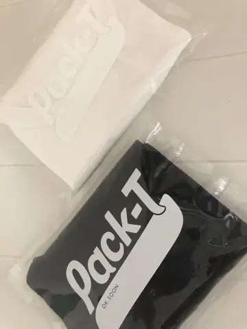 새상품 ok.soon 옥순 팩 티셔츠 화이트 블랙