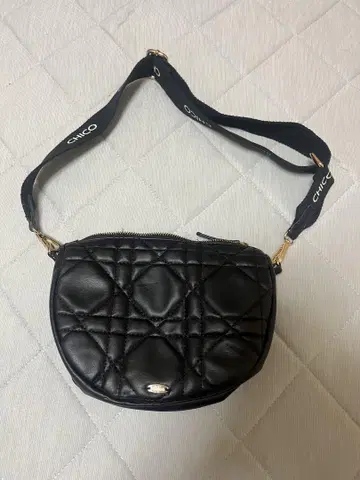 퀼팅 블랙 숄더백