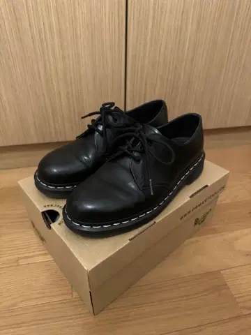 Dr. Martens 1461 화이트 스티치 3홀 UK6 25cm