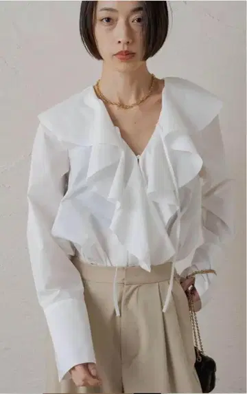 새상품급! Loungedress 프릴 칼라 셔츠