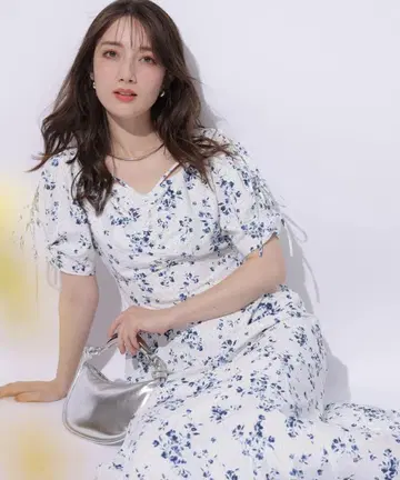 아푸와이저 리셰 도트 플라워 원피스 2025SS