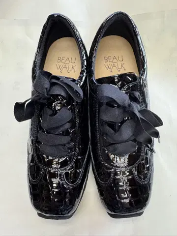 BEAU WALK 블랙 스니커즈