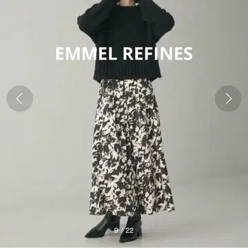 새상품 에멜 리파인즈 플레어 스커트 롱 스커트 플라워 프린트 블랙