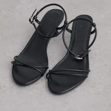 Omekashi 오메카시 샌들