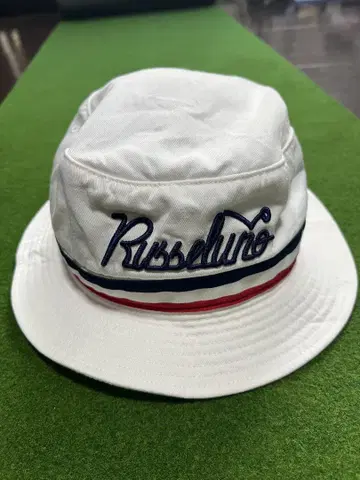 Russellino 화이트 버킷햇