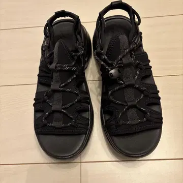 PUMA 블랙 스포츠 샌들
