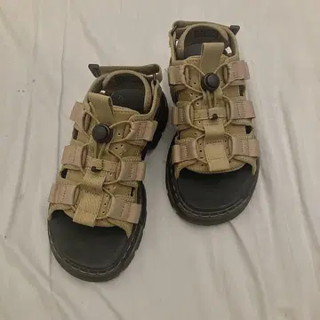 Dr.Martens 샌들 닥터마틴