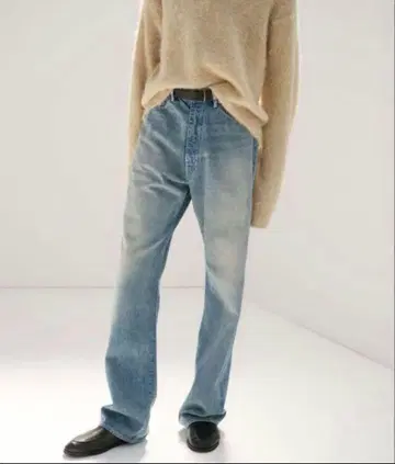 AURALEE SELVEDGE FADED LIGHT DENIM