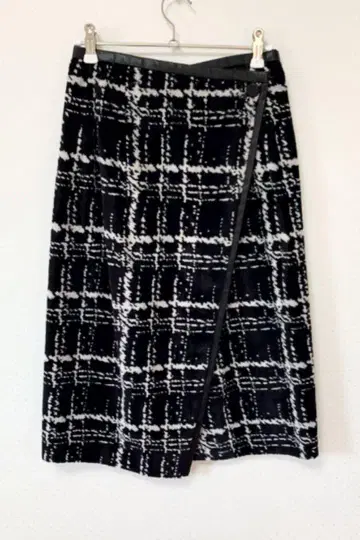 체크 무늬 타이트 스커트 허리 82cm
