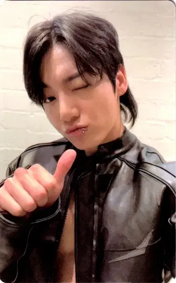 BTS M2U LD JUNGKOOK GOLDEN Ver.1