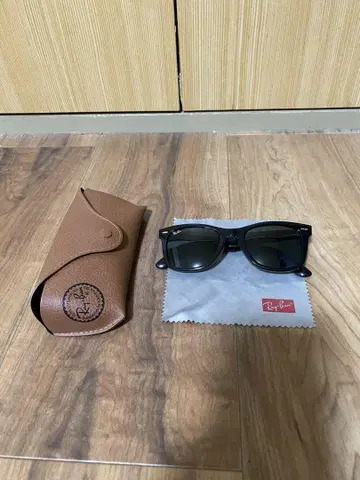 Ray-Ban [컨디션 최상] WAYFARER RB 2140-F 901