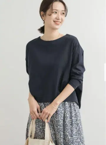 어반 리서치 도어즈 코튼 백 턱 7부 소매 풀오버 [네이비]