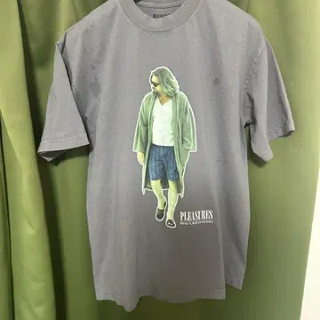 PLEASURES THE BIG LEBOWSKI 티셔츠 M 사이즈