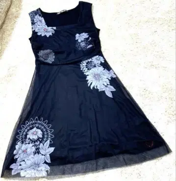 빅 사이즈 XL Desigual (데시구알) 무릎 기장 원피스 블랙