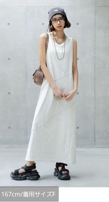 PAGEBOY 샌드 빈티지 절개 원피스