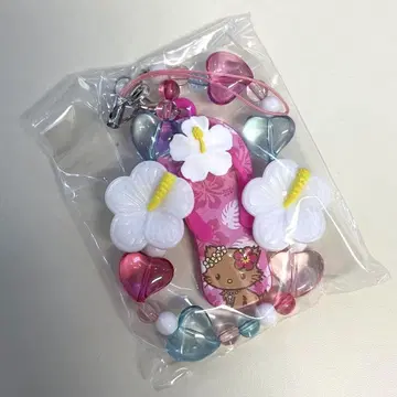 산리오 토코나츠 바케이션 시크릿 스트랩 챠미키티 태닝