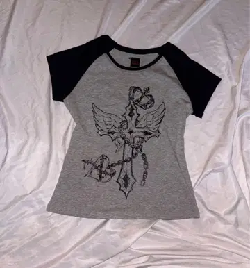 9090 girl Cross Logo Raglan Tee