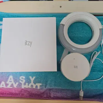 ITZY OFFICIAL LIGHT STICK 공식 응원봉