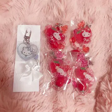 산리오 시크릿 키링 발레코어 딸기신문