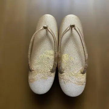 골드 꽃무늬 조리