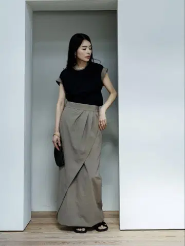 새상품 deres 17th breakthrough skirt