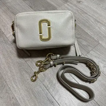 [새상품급] MARC JACOBS THE SOFTSHOT 21
