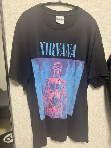 NIRVANA 티셔츠 SLIVER