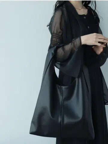 새상품급 HARE 합성 가죽 숄더 토트백