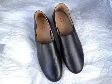 que plain shoes