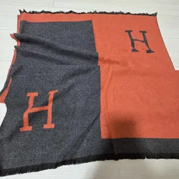 오렌지색과 회색 H 로고 스톨, 대형