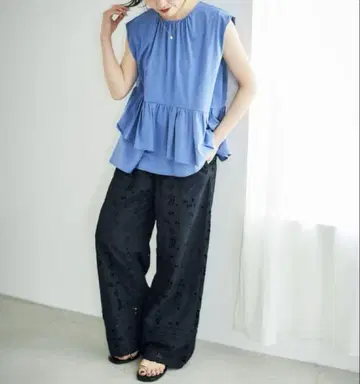 이번 시즌 새상품 르블랑 [손세탁 가능] 컷워크 레이스 팬츠 블랙