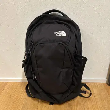 THE NORTH FACE 블랙 백팩 피보터