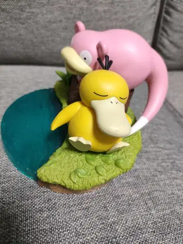 코닥과 야돈 피규어