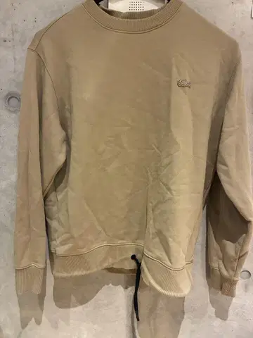 [새상품급] LACOSTE 베이지 릴랙스 핏 트레이너 US S